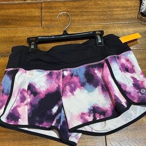 lululemon athletica Women's Black and Pink Patterned Shorts